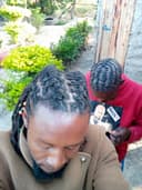 RAZ ZONGO BARBER SHOP's website